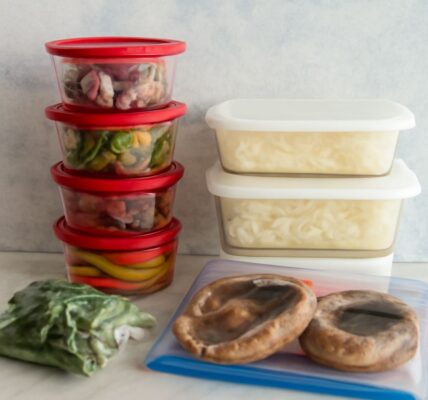 How can people save money on groceries with tips on how to save on groceries 2023