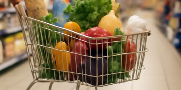 Explore budget grocery shopping tips and grocery shopping on a budget tips