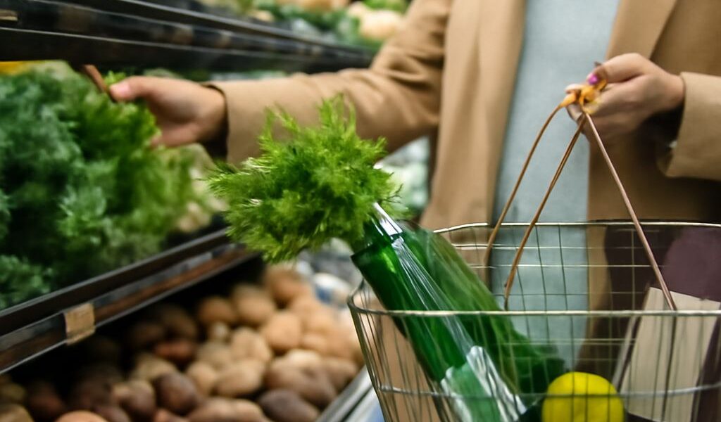 Which grocery store has the best prices and is the cheapest grocery store in 2023?