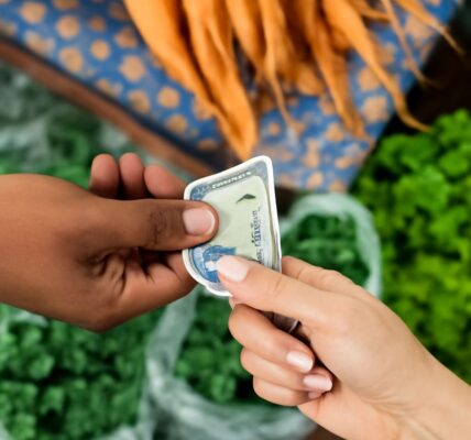 Tips to save grocery money and how to save money on groceries in college